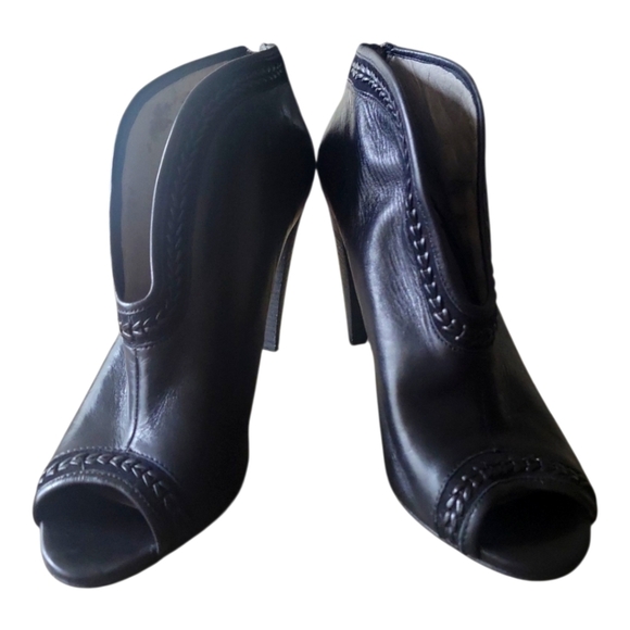 Vince Camuto Women's Asta  Black Peep-Toe Stiletto  Heels Bootie Sz 71/2B/37 1/2 - Picture 1 of 7